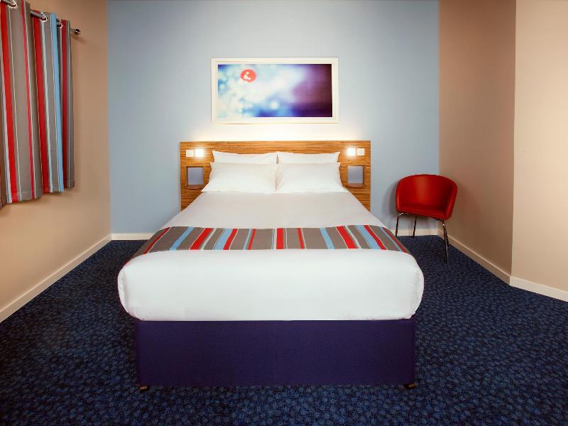 Travelodge Ryde  Bagian luar foto